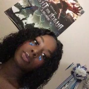 Meet your Posher, Claire